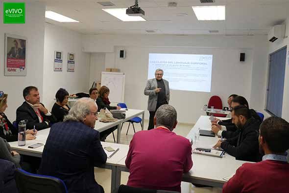 Mateo Navajas disertante taller de productividad